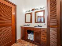 House 2898208425