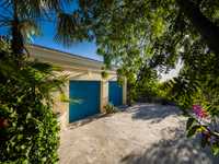 House 2898208709