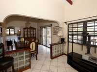 House 2911947993