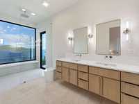 House 2913864032