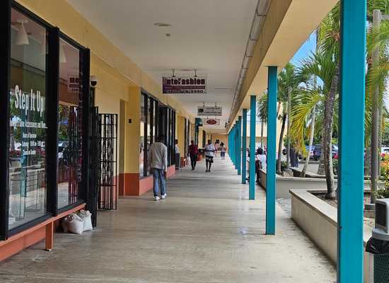 Suite 27 B Diamond QU, 25-1737, Other, Apartment (5+),  for leased - Dionne Nelthropp, Hibiscus Homes