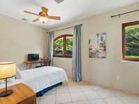House 2995924555