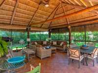 House 2930039239