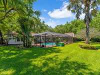 House 2930039247