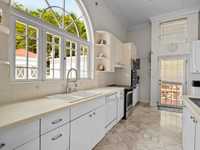 House 2928923931