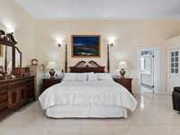 House 2928924240