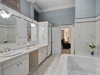 House 2928924289