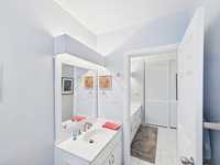 House 2930850976