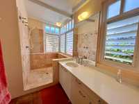 House 2931861044
