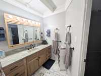 House 2942597570