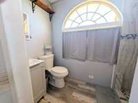House 2942598472
