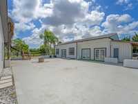 House 2937082338