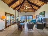 House 2937184744