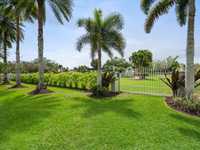 House 2942508825