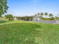 House 2942508876