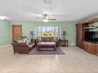 House 2942508900