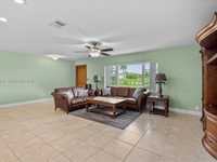 House 2942508907