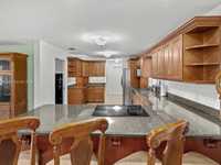 House 2942508914