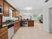 House 2942508924