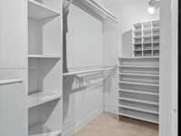 House 2942508940