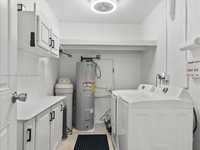 House 2942508968