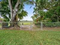 House 2942509051