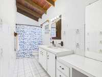House 2982468900