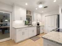 House 2945454770
