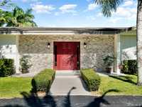 House 2945454742