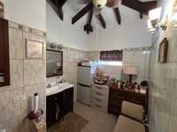 House 2957938548