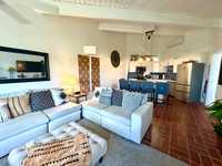 House 2995930857