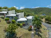 House 2995931070
