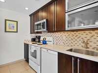 House 2951940438
