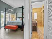 House 2951940456