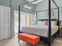 House 2951940476