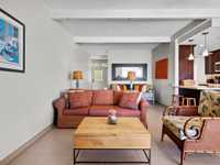 House 2951940409