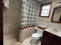House 2951946077