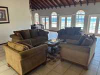 House 2955554574
