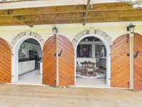 House 2974726864