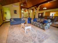 House 2978478102
