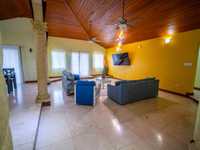 House 2978478111