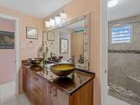 House 2989843518