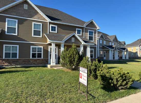 328 10th Ave SE, Stanley, Townhomes,  sold - Angela Olson, Reynolds Realty