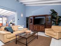 House 2995934725