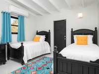 House 2995934760