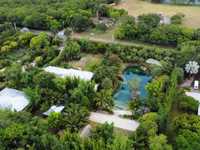 House 3004398438