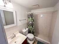 House 3018702043