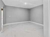 House 3082809575