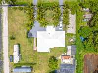 House 3100570878