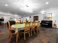 House 3175307792